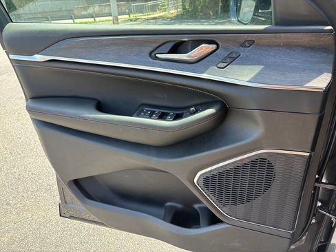 New 2025 Jeep Grand Cherokee Overland w/ Adv Protech Group III image 22