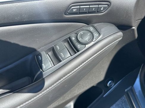 Certified 2021 Buick Enclave Avenir w/ Avenir Technology Package image 9