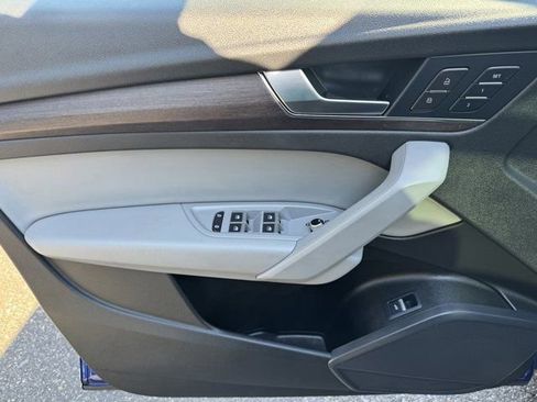 Used 2023 Audi Q5 2.0T Premium w/ Convenience Package image 26