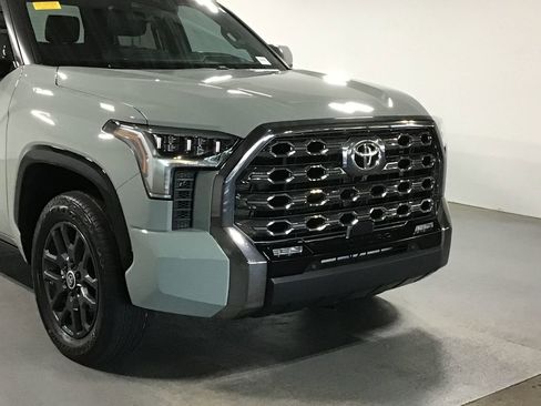 Used 2024 Toyota Tundra Platinum AWD/4WD image 4
