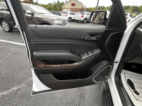 Used 2019 Chevrolet Suburban LT AWD/4WD image 32