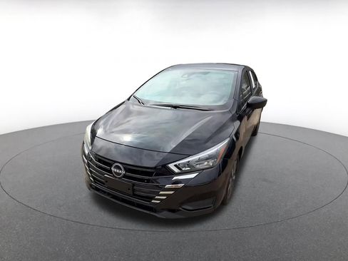 Used 2025 Nissan Versa SV image 7