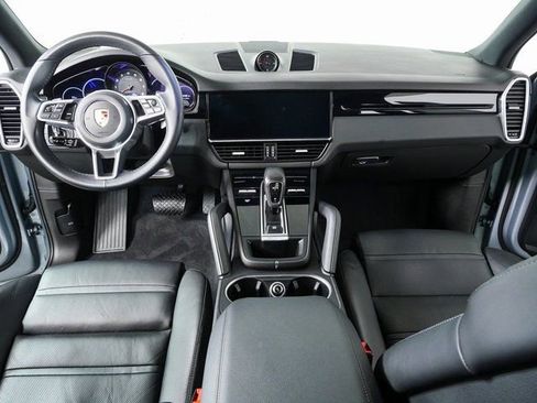 Certified 2023 Porsche Cayenne w/ Premium Package AWD/4WD image 20