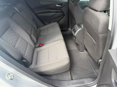 Used 2020 Chevrolet Equinox LT w/ Driver Convenience Package AWD/4WD image 17