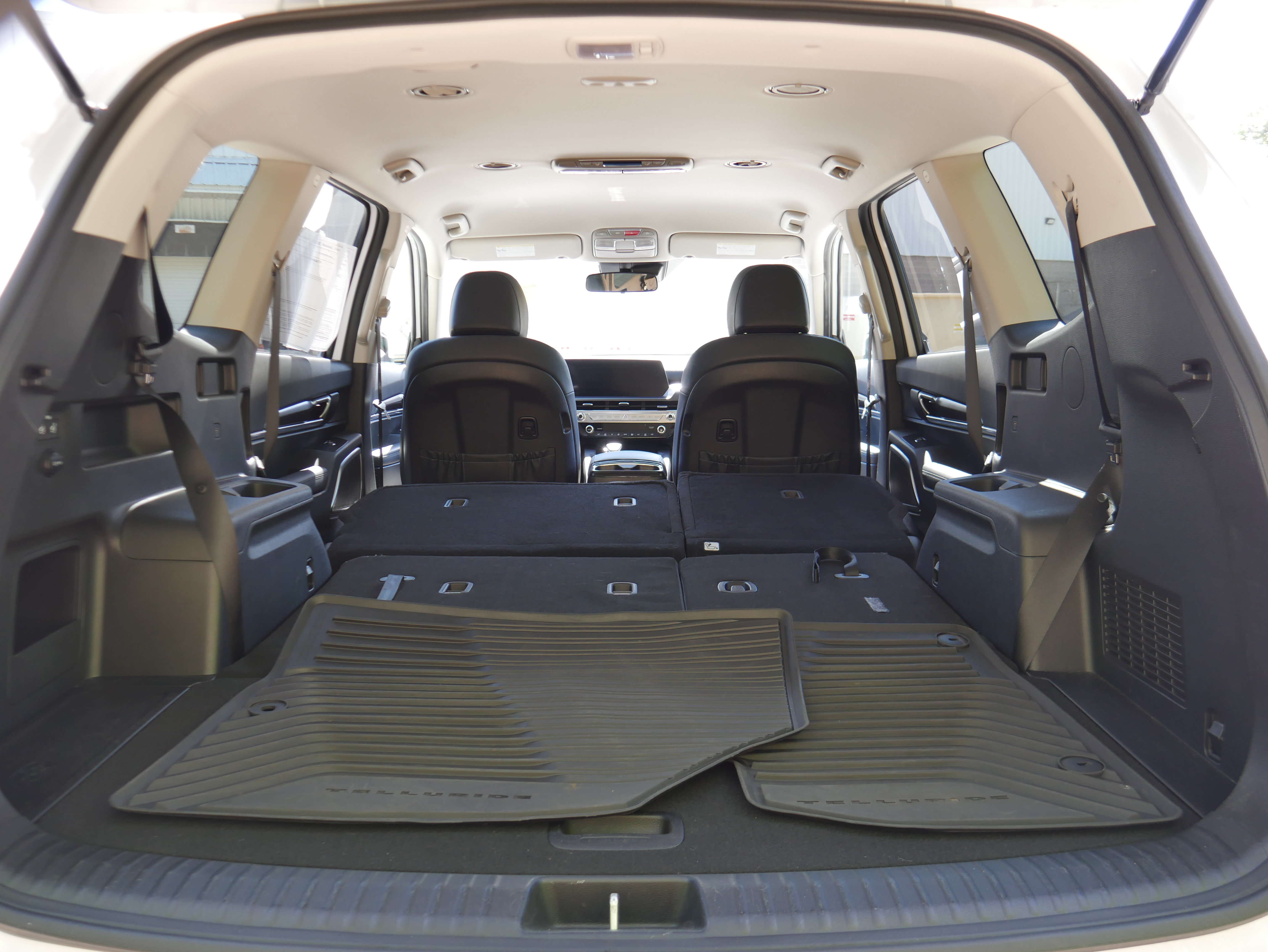 Certified 2025 Kia Telluride LX FWD image 8