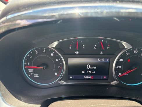 Used 2021 Chevrolet Traverse LT AWD/4WD image 2