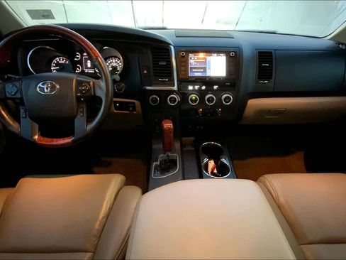 Used 2020 Toyota Sequoia Platinum AWD/4WD image 15