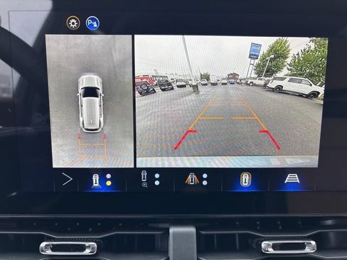New 2026 Chevrolet Equinox ACTIV w/ Convenience Package III AWD/4WD image 24