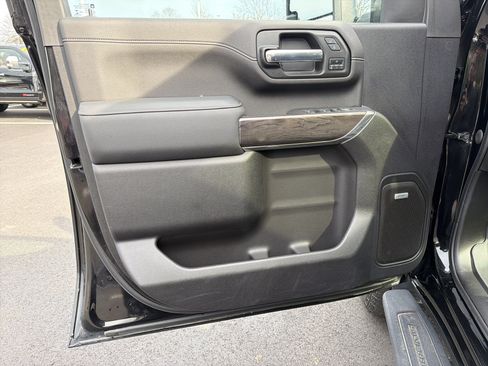 Used 2022 Chevrolet Silverado 2500 LTZ w/ LTZ Premium Package image 14