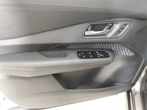 Used 2024 Nissan Ariya AWD image 18