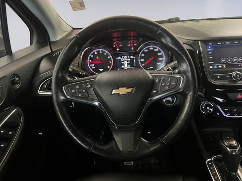 Used 2019 Chevrolet Cruze Premier image 13