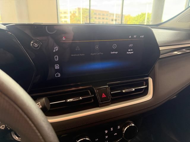 Used 2025 Chevrolet TrailBlazer LT AWD/4WD image 29