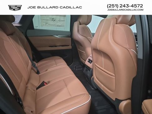 New 2026 Cadillac Optiq Luxury 2 image 21