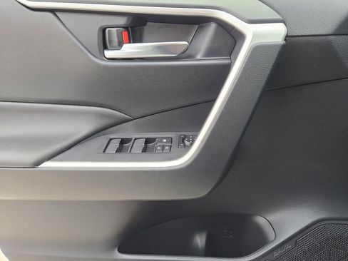 Used 2025 Toyota RAV4 XLE Premium image 25