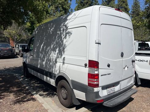 Used 2017 Mercedes-Benz Sprinter 2500 image 4
