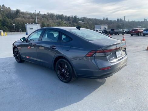 Certified 2025 Honda Accord SE image 10