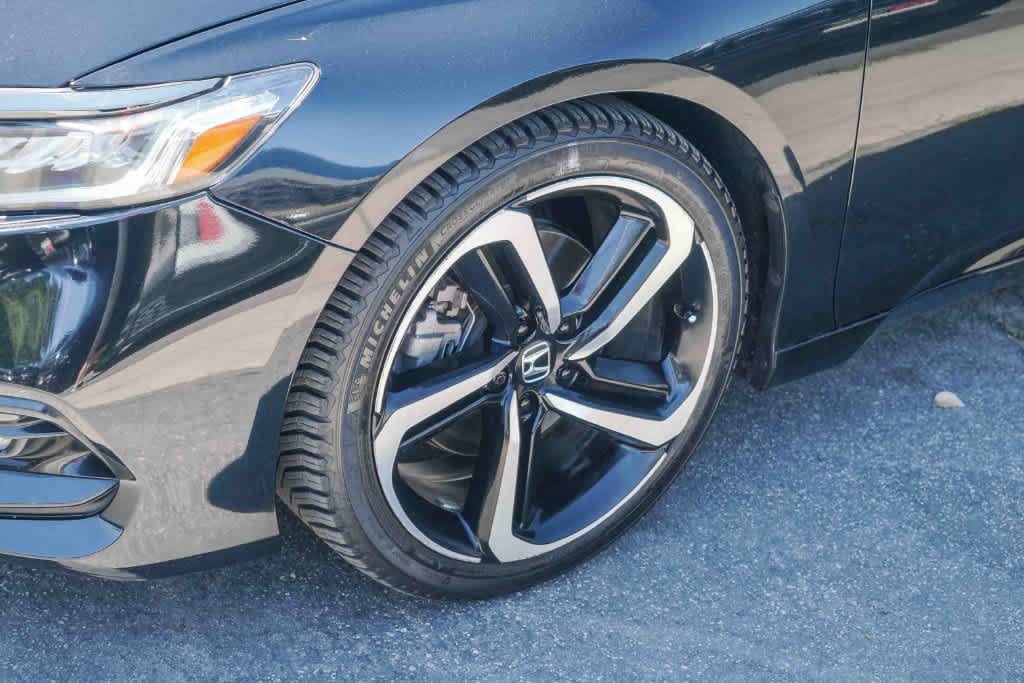 Used 2018 Honda Accord Sport image 9