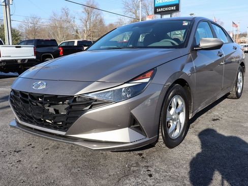 Used 2021 Hyundai Elantra SE image 28