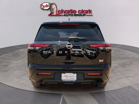 Used 2026 Nissan Pathfinder S FWD image 4