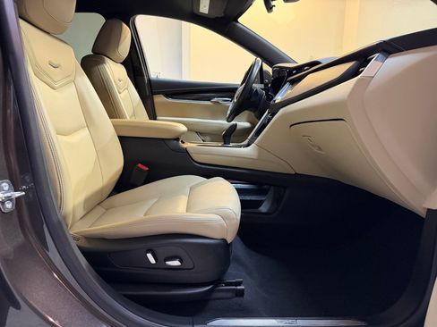 Used 2019 Cadillac XT5 FWD image 45