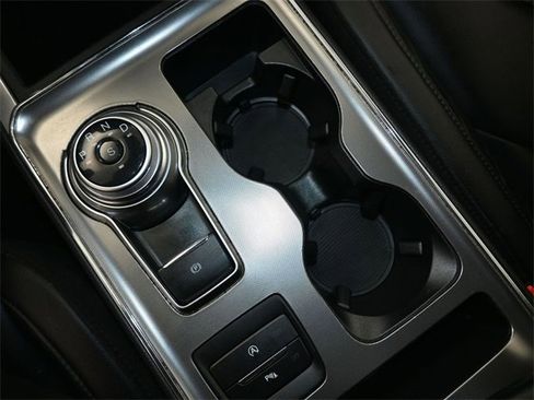 Used 2024 Ford Edge Titanium image 33