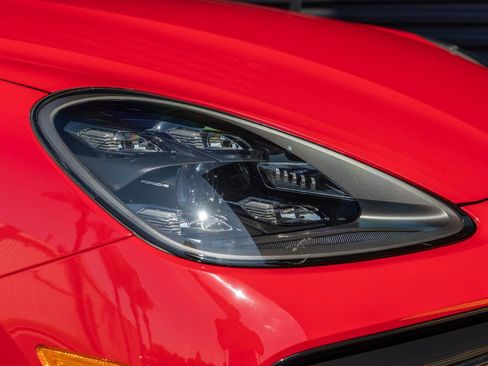 Used 2023 Porsche Cayenne Turbo image 13