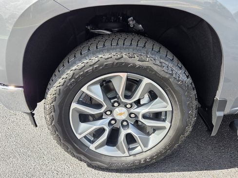New 2026 Chevrolet Silverado 1500 LT w/ Z71 Off-Road Package AWD/4WD image 4