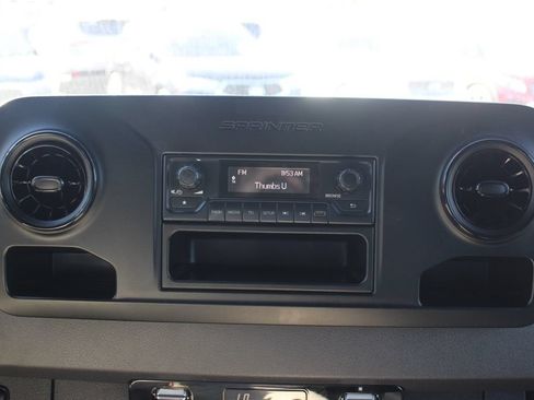 Used 2022 Mercedes-Benz Sprinter 1500 image 51