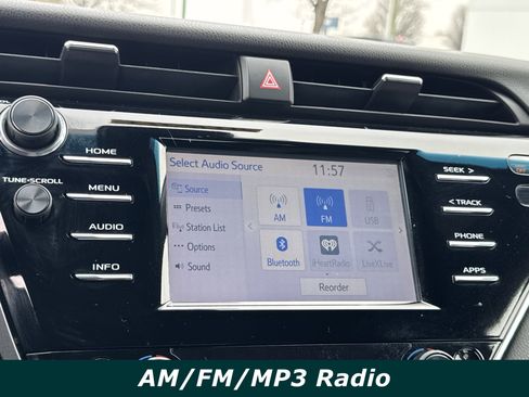 Used 2018 Toyota Camry XLE image 7