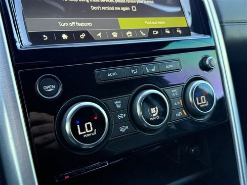 Used 2020 Land Rover Discovery HSE Luxury image 35