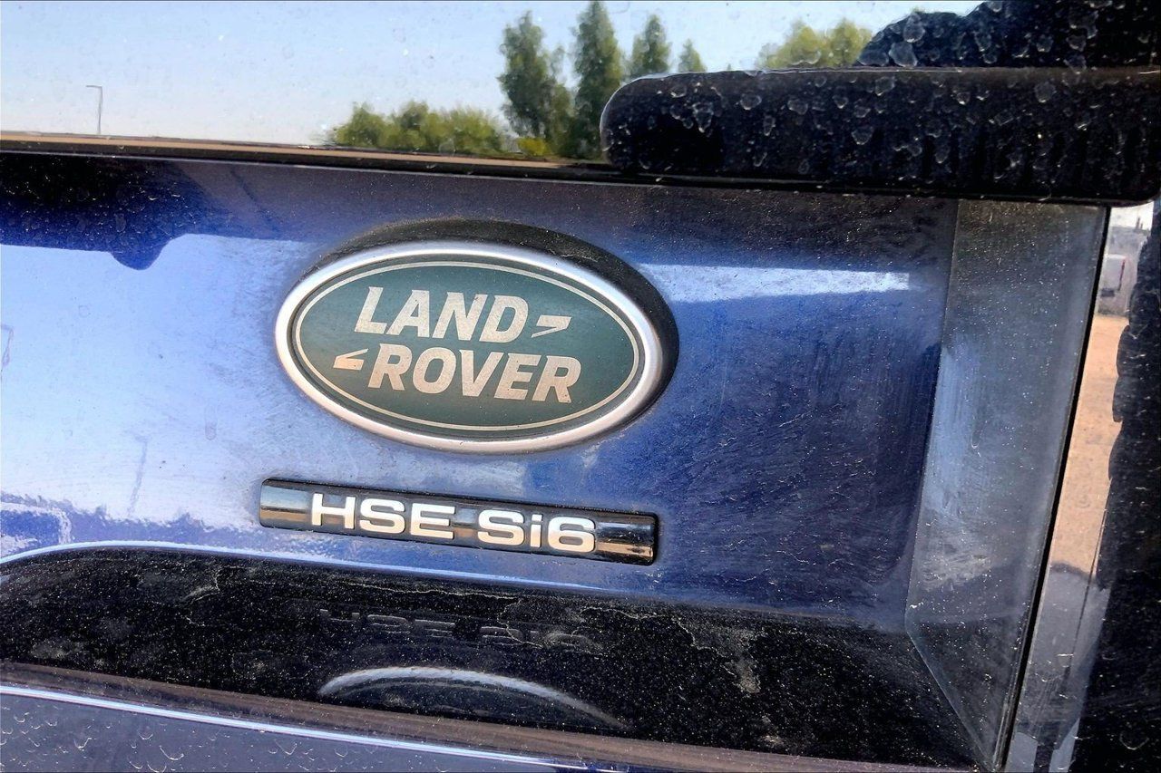 Used 2017 Land Rover Discovery HSE Luxury AWD/4WD image 9