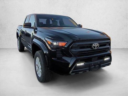 Used 2025 Toyota Tacoma SR5 image 3