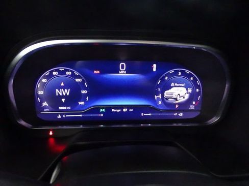 Certified 2024 Chevrolet Suburban High Country AWD/4WD image 17