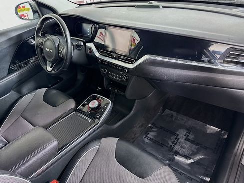 Used 2022 Kia Niro EX w/ Cold Weather Package FWD image 31
