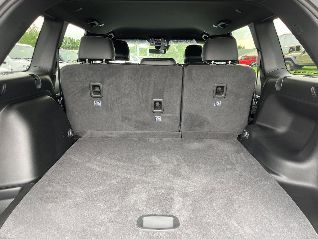 New 2026 Jeep Grand Cherokee Altitude AWD/4WD image 36