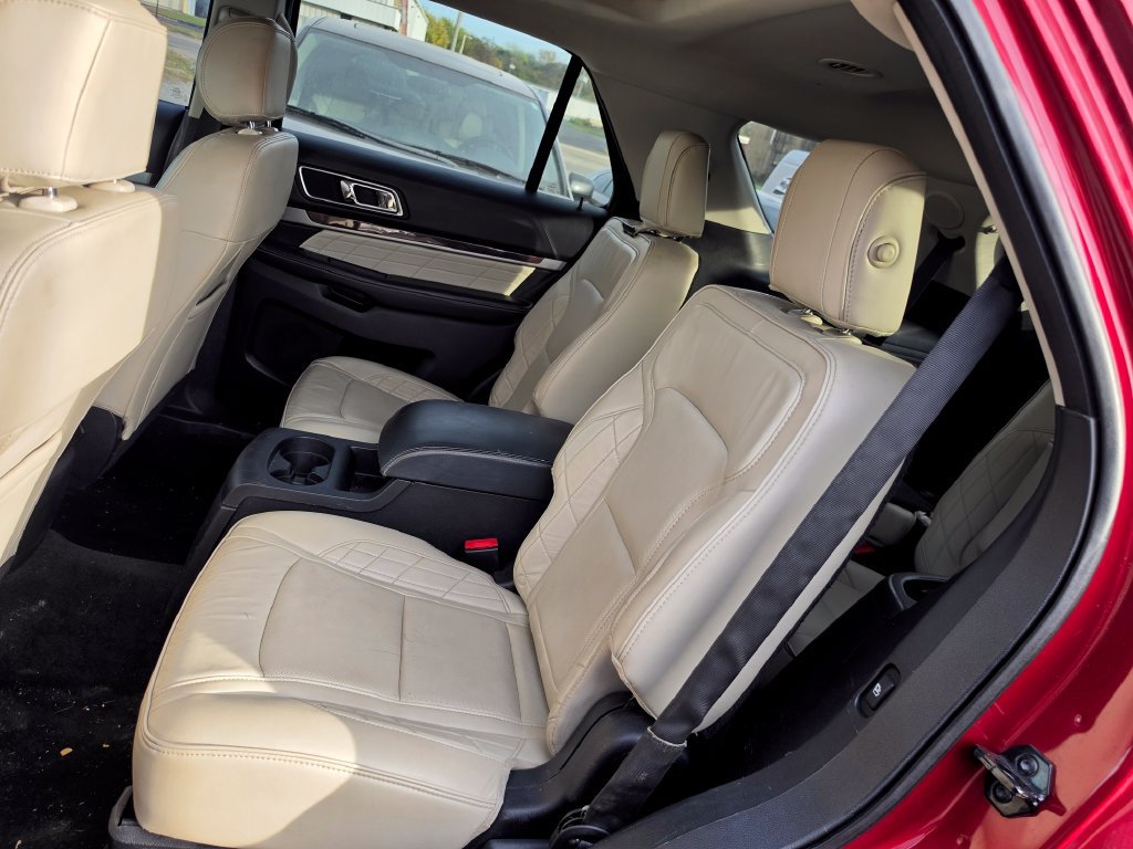 Used 2016 Ford Explorer Platinum AWD/4WD image 7