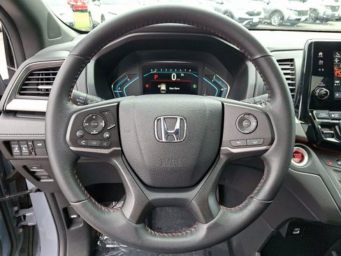 Used 2023 Honda Odyssey Sport image 17