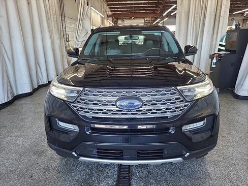 Used 2021 Ford Explorer Limited w/ Equipment Group 301A RWD image 3