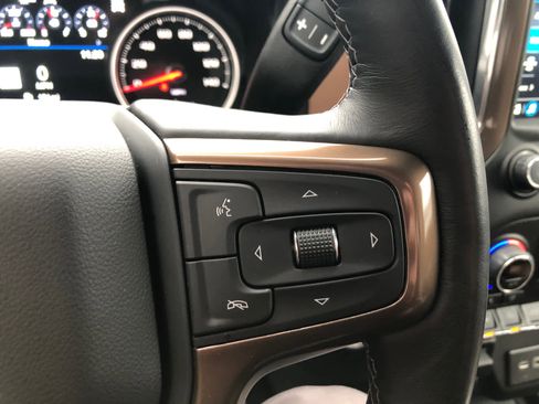 Used 2021 Chevrolet Silverado 1500 High Country w/ Technology Package image 9