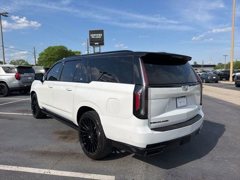 Used 2023 Cadillac Escalade ESV Sport Platinum image 6