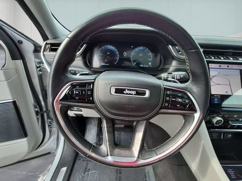 Used 2022 Jeep Grand Cherokee Overland AWD/4WD image 19
