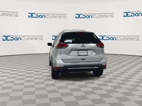 Used 2020 Nissan Rogue SV FWD image 7