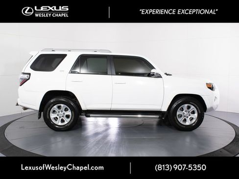 Used 2016 Toyota 4Runner SR5 Premium RWD image 2
