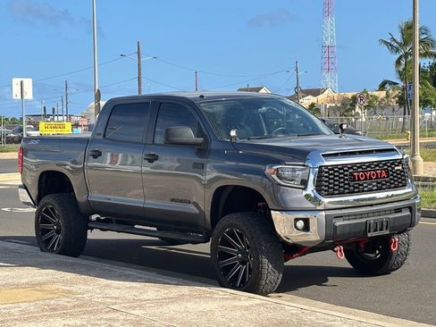 Used 2019 Toyota Tundra SR5 AWD/4WD image 2