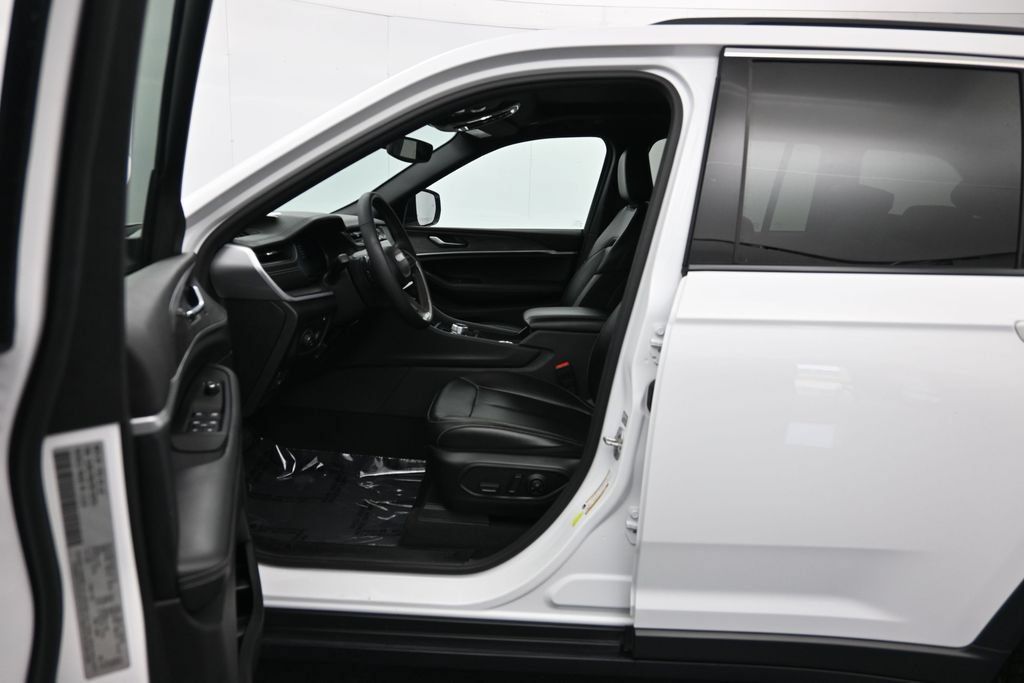 Used 2024 Jeep Grand Cherokee Limited 4xe AWD/4WD image 23