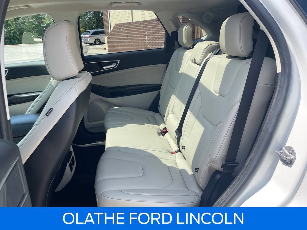 Certified 2020 Ford Edge Titanium AWD/4WD image 30