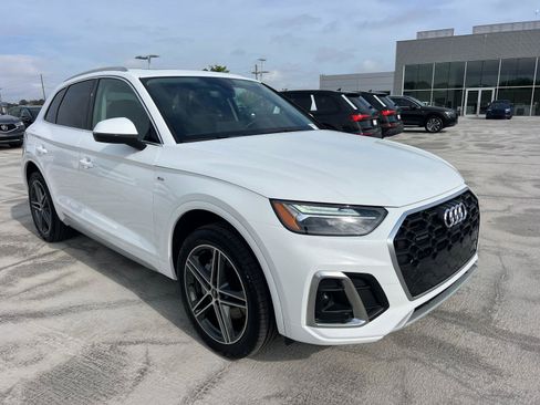 Certified 2025 Audi Q5 e Premium Plus AWD/4WD image 3