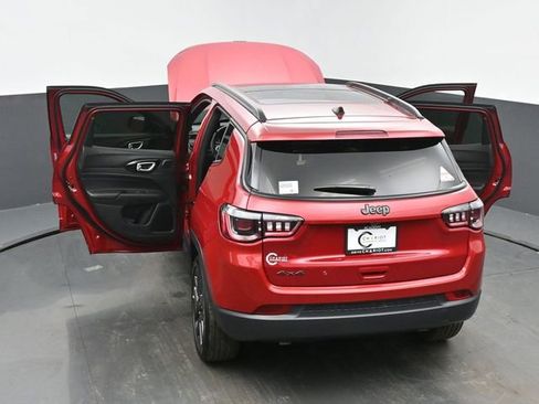 New 2026 Jeep Compass Latitude w/ Sun and Sound Group image 64