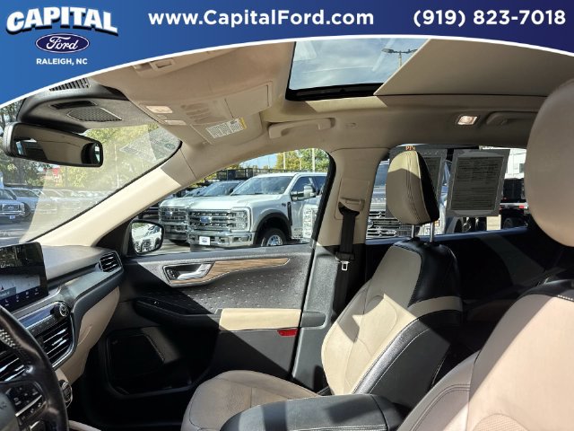 Certified 2020 Ford Escape Titanium FWD image 22