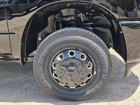 New 2026 RAM 3500 Big Horn AWD/4WD image 10